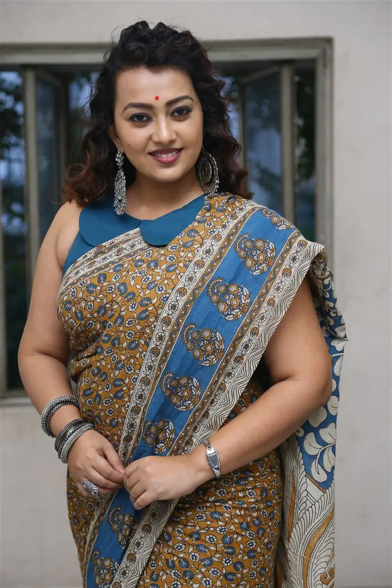 Ester Noronha at Maya Movie Pre Release Event